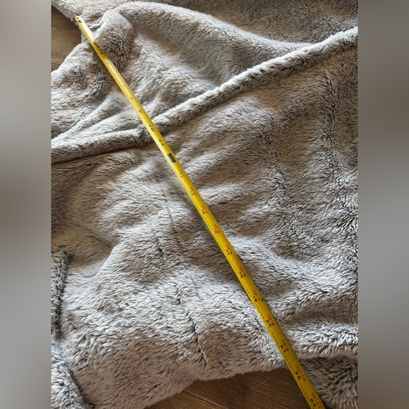 Aerie Fuzzy Sherpa Robe - Picture 8 of 8